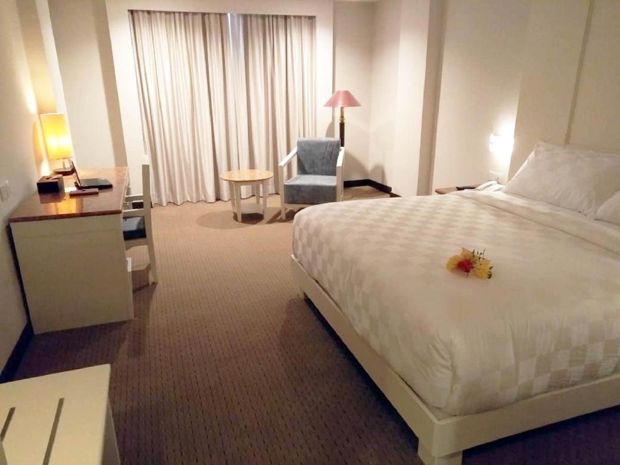 Beverly Hotel Batam Nagoya Exterior foto